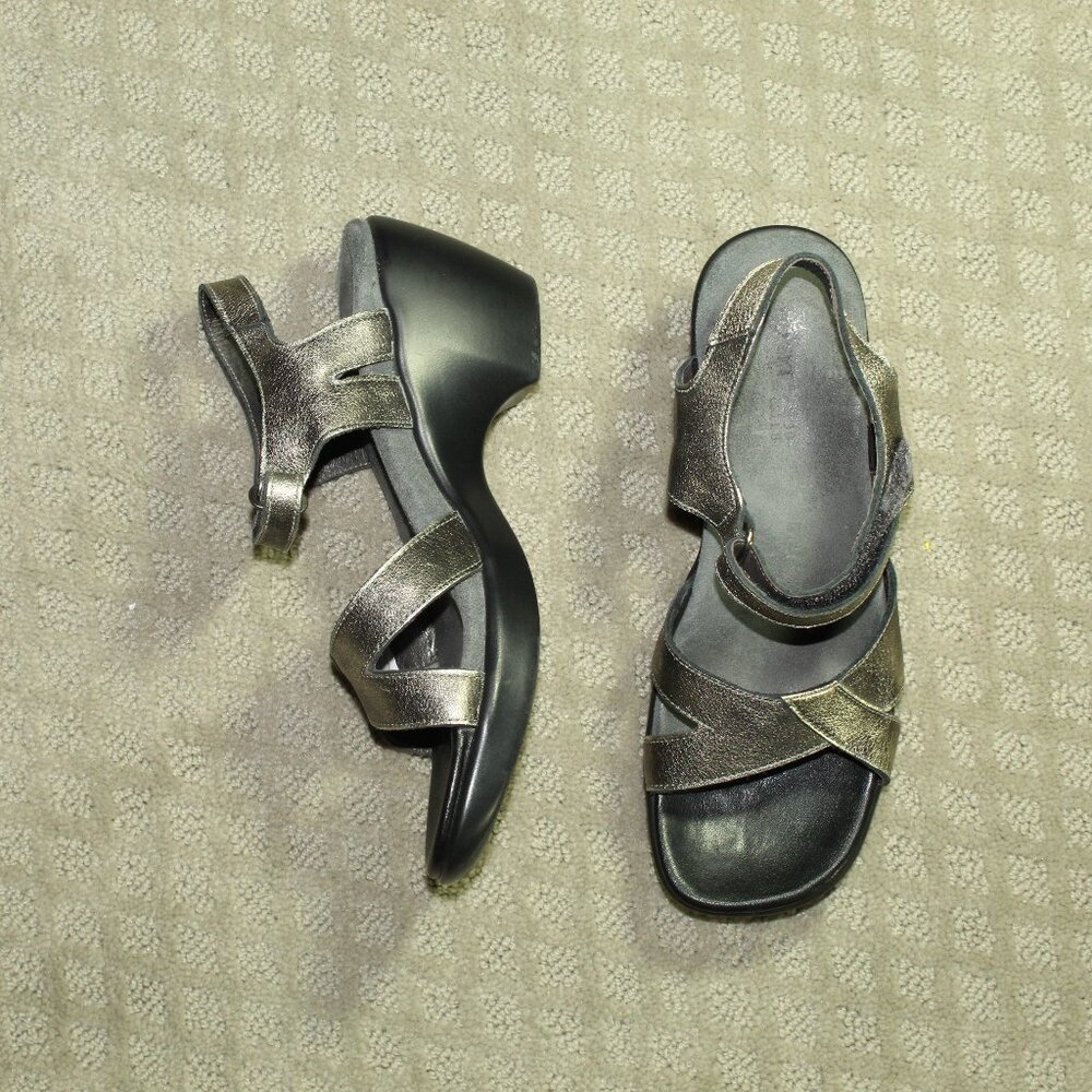 Naot Women's 7.5 Distressed Pewter 1" Platform 3" Heeled Sandals - Picture 3 of 7